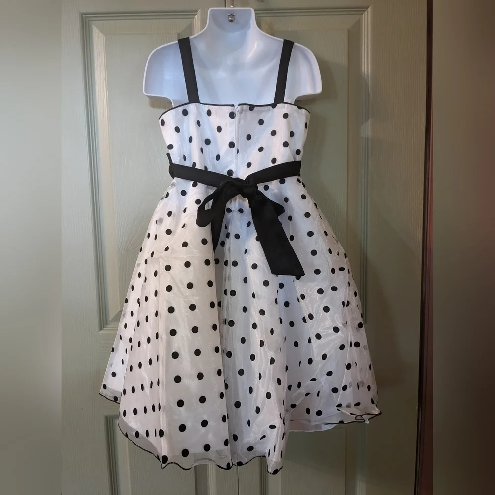 New with Tags Classic Fashion Easter Party Dress, Size 5, B11